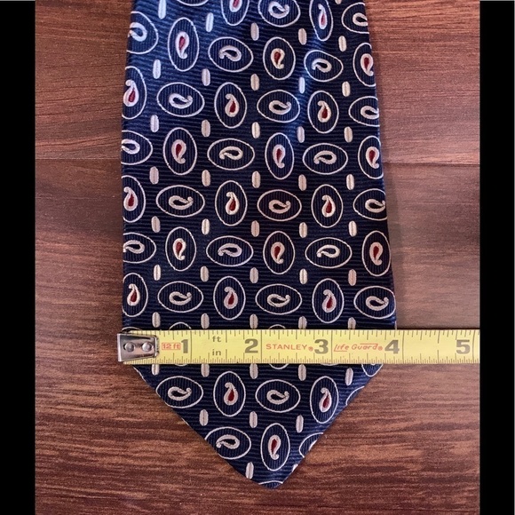🍂SALE🍂LORD & TAYLOR 100% Italian Silk Paisley on Black Jacquard Necktie - Picture 8 of 9
